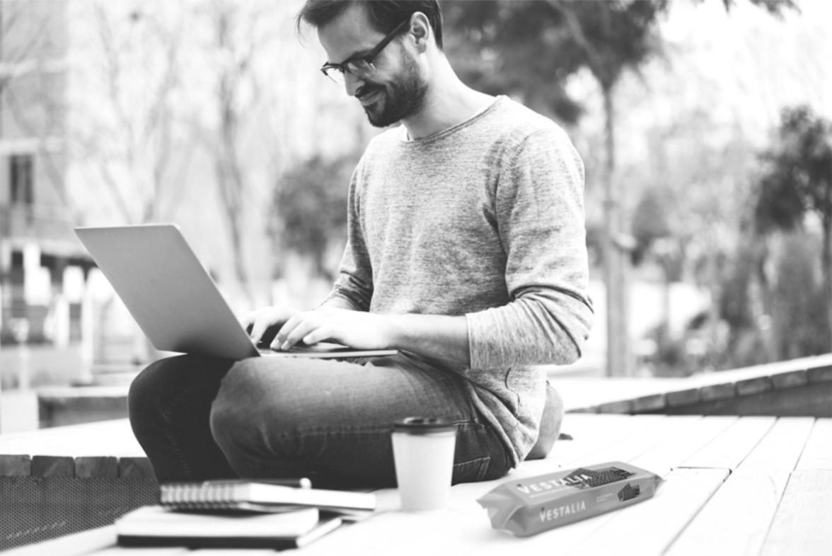 Нічна міська панорама з довгою витримкою